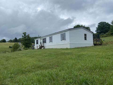 734 Nuce Rd, Masontown, WV 26542