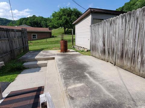 1073 Main St, Hendricks, WV 26271 photo 4