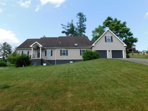 77 Devonwood Dr, Bridgeport, WV 26330