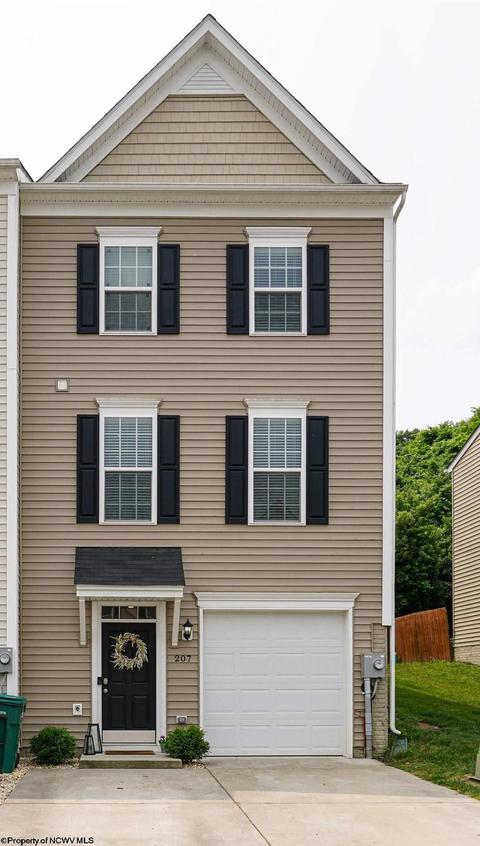 207 Queensbury Ct, White Hall, WV 26554