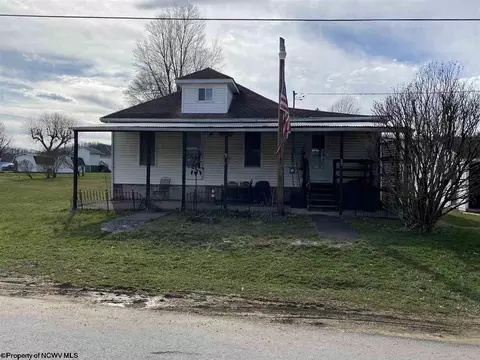 53 Farnsworth Ave, Buckhannon, WV 26201