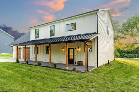 501 Bowers Ln, Morgantown, WV 26508