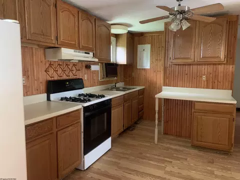 38 Ruby Dr, Fairmont, WV 26554 photo 5