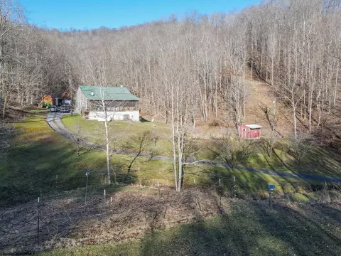 600 Bear Holw, Gassaway, WV 26624