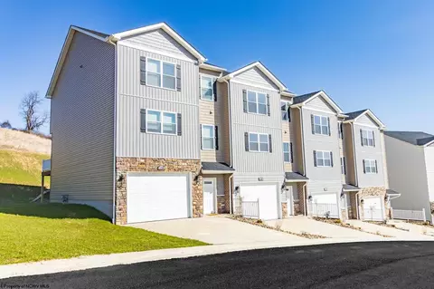 234 Red Oak Ln, Morgantown, WV 26501