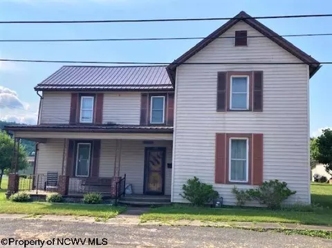 137 Minnich St, Weston, WV 26452