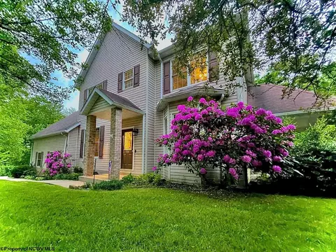 531 Meteor Dr, Morgantown, WV 26508