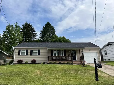 105 Circle Dr, Bridgeport, WV 26330