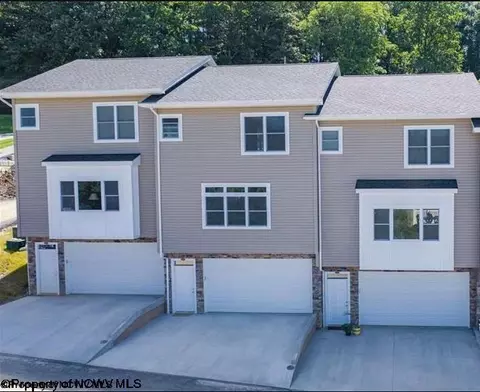 310 Pasture Ln, Morgantown, WV 26505