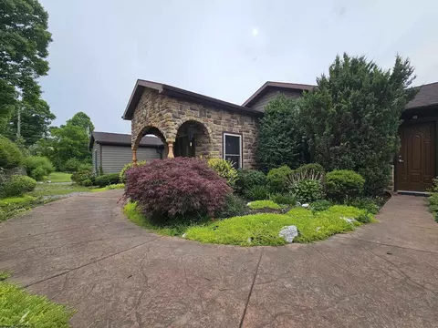 1940 Nicki St, Fairmont, WV 26554