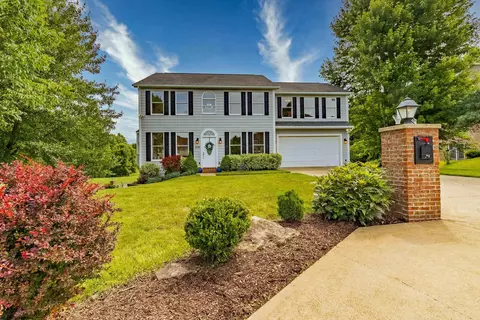 208 Rivercrest Dr, Morgantown, WV 26508