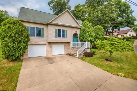 506 Meteor Dr, Morgantown, WV 26508