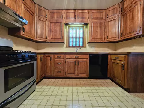 435 E Main St, Bridgeport, WV 26330 photo 15