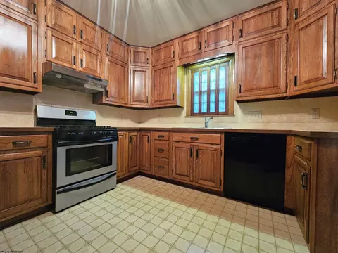 435 E Main St, Bridgeport, WV 26330 photo 18