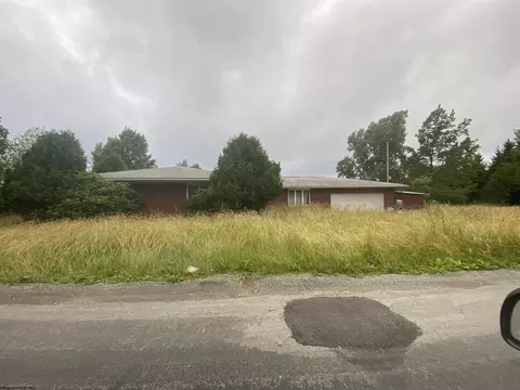 844 Breakiron Hill Rd, Morgantown, WV 26508