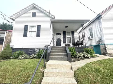 512 Pennsylvania Ave, Nutter Fort, WV 26301