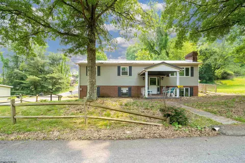 1210 Milton St, Morgantown, WV 26505
