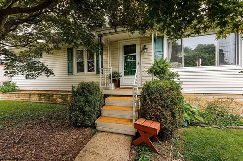 556 Mansfield Ave, Star City, WV 26505