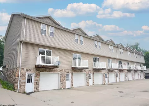 9 Tall Grass Ln, Morgantown, WV 26505