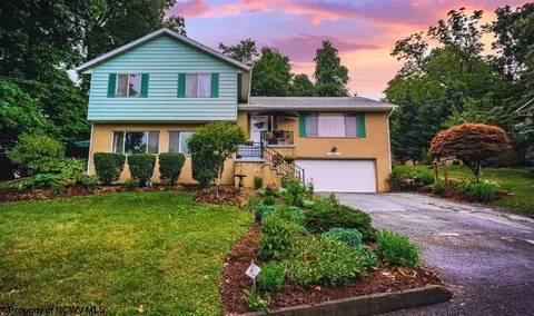 1340 Cherry Ln, Morgantown, WV 26505