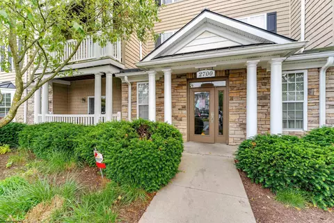 2715 Suncrest Vlg, Morgantown, WV 26505