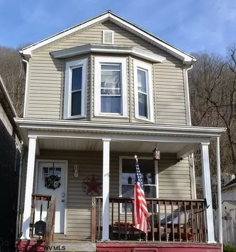 524 Highland St, Follansbee, WV 26037
