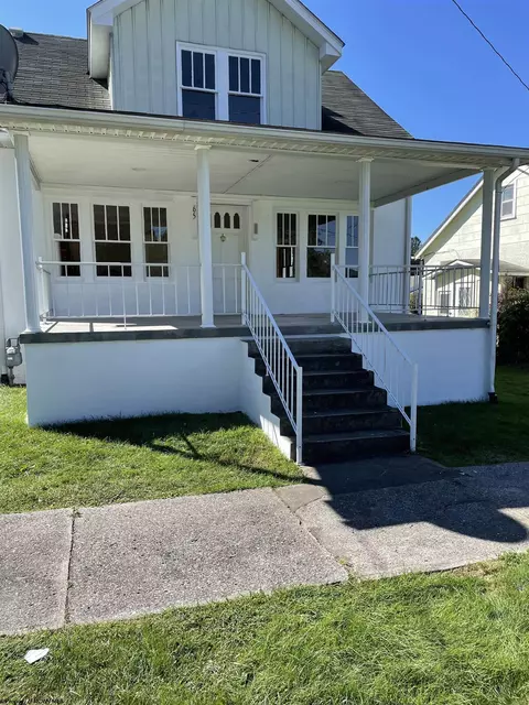 65 N Bradshaw St, Belington, WV 26250