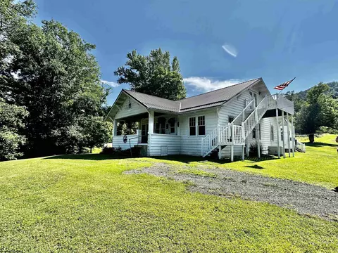 7824 Gem Rd, Heaters, WV 26627