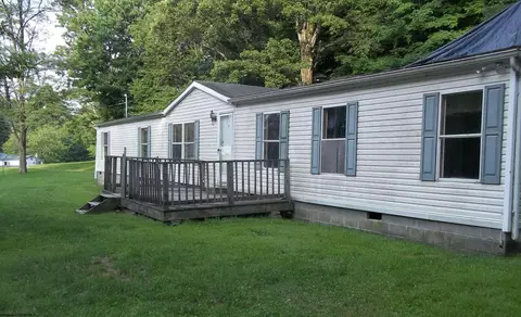 2286 Chestnut Flats Rd, Belington, WV 26250