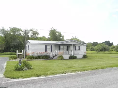 137 Sunny Brook Rd, Reedsville, WV 26547