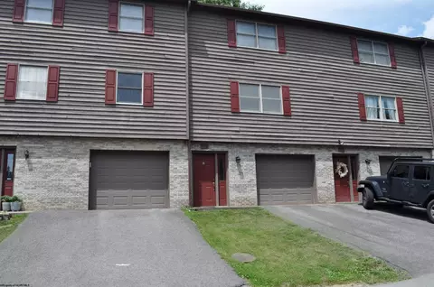 220 Stonegate Cir, Morgantown, WV 26505