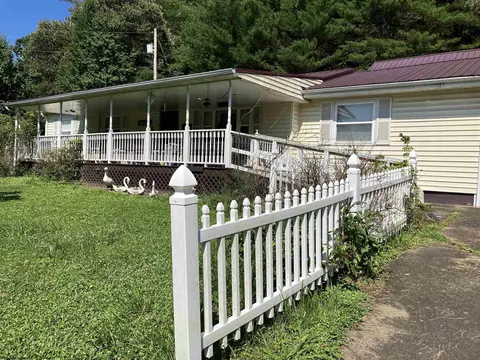 20948 S Calhoun Hwy, Orma, WV 25268