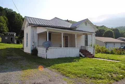 187 Serpell Ave, Belington, WV 26250
