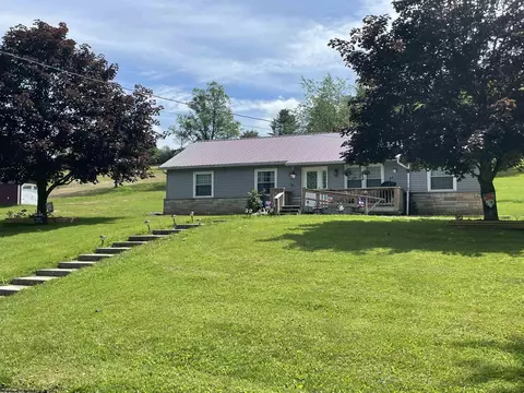 306 Sanders St, Terra Alta, WV 26764