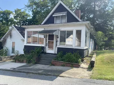 113 Mckinney St, Fairmont, WV 26554