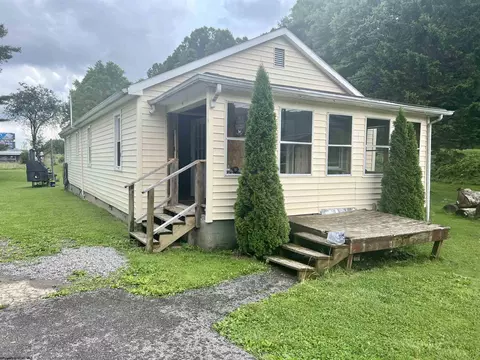 402 Glen Oaks Road, Summersville, WV 26651
