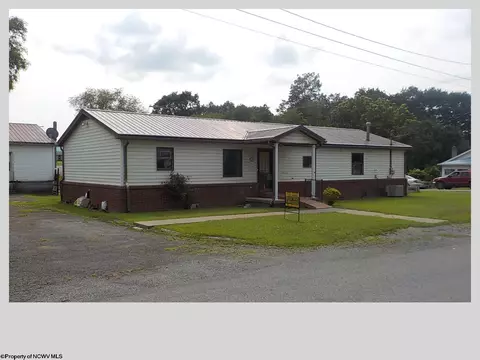70 Poling Ave, Elkins, WV 26241