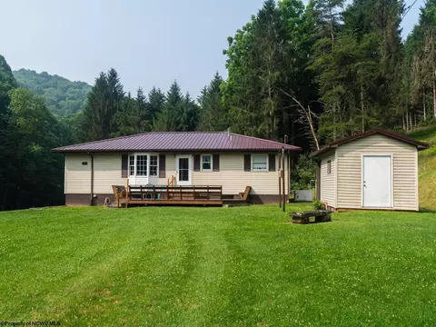 377 Drummond Ln, Buckhannon, WV 26201
