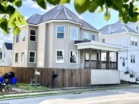 206 E Fourth St, Weston, WV 26452