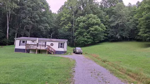 3555 Hall Rd, Buckhannon, WV 26201