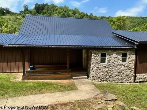 796 Miracle Run Rd, Fairview, WV 26570 photo 2