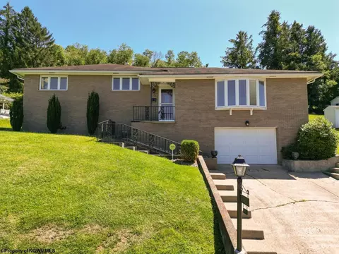 115 Kramer Dr, Clarksburg, WV 26301