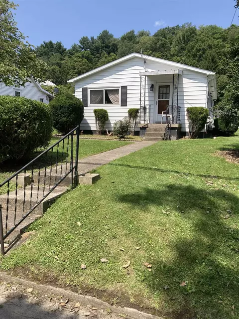 157 Fayette St, Buckhannon, WV 26201
