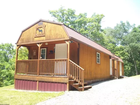 137 Pea Ridge Rd, Philippi, WV 26416