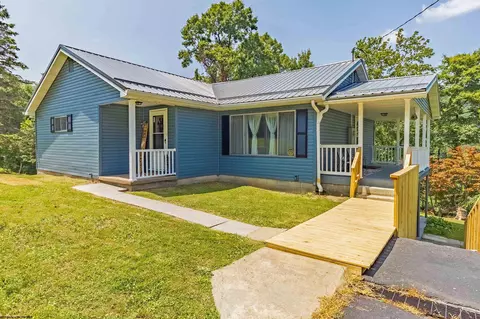 19 Breakiron Hill Rd, Morgantown, WV 26508