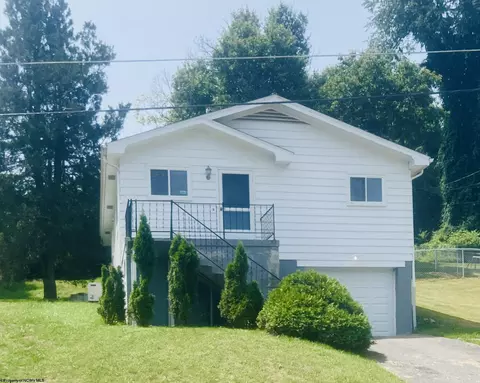 1024 Brookside Dr, Fairmont, WV 26554