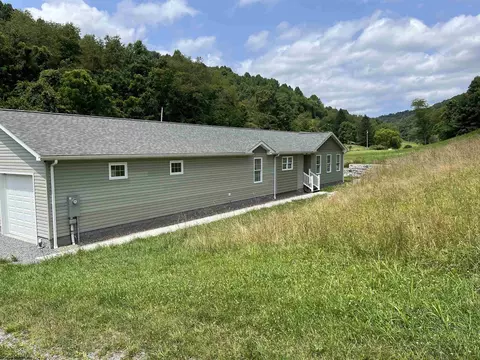 2862 Miracle Run Rd, Fairview, WV 26570
