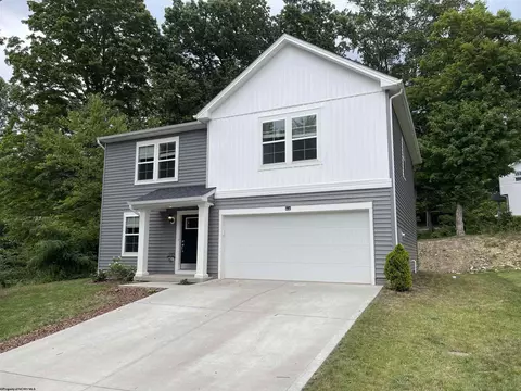 212 Black Oak Rd, Morgantown, WV 26508