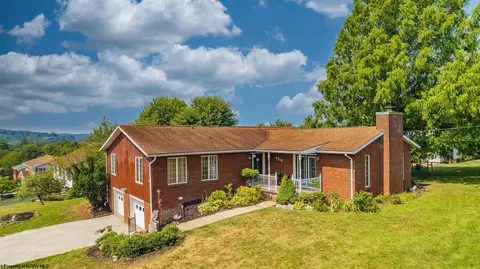 159 Rosemarie Dr, Morgantown, WV 26501