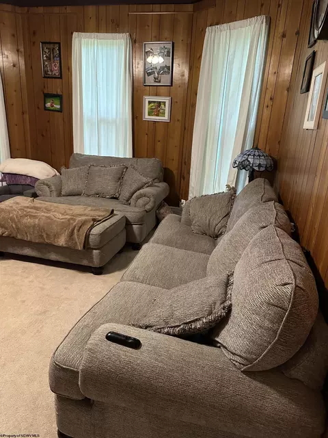 6 Lynch St, Salem, WV 26426 photo 2